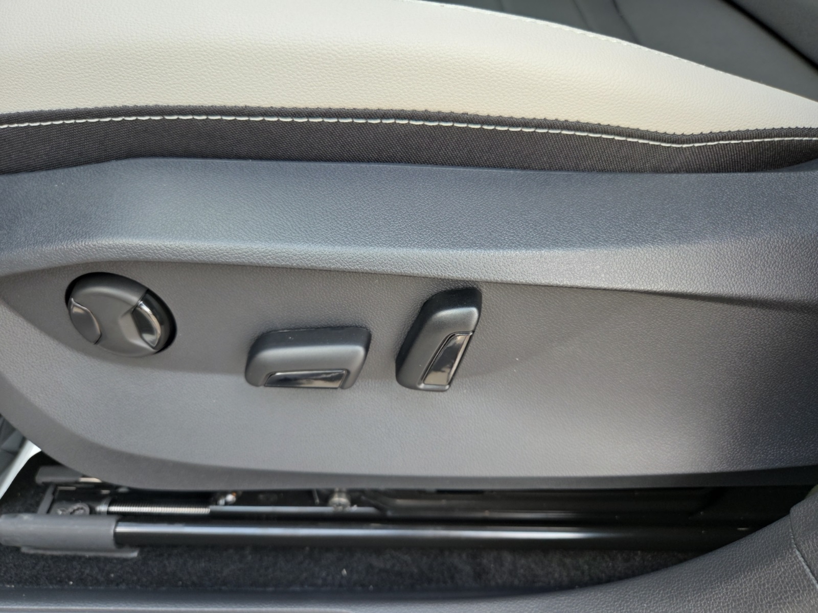 new 2025 Volkswagen Taos car, priced at $33,716