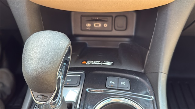 used 2022 Chevrolet Equinox car, priced at $23,899