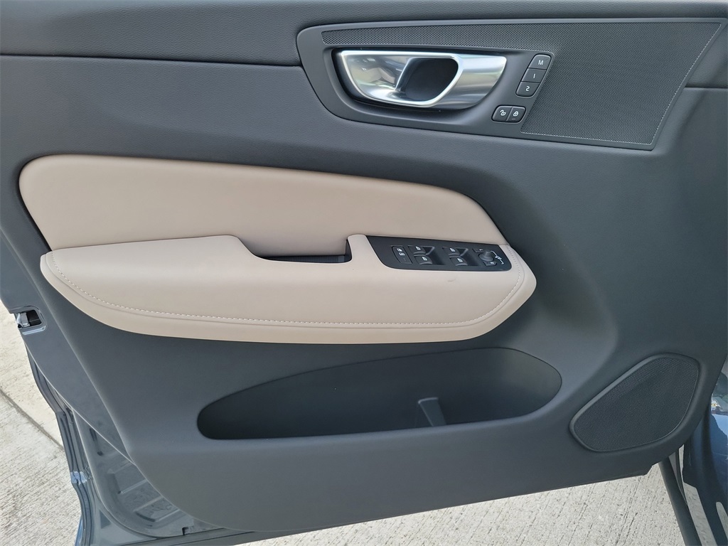 new 2026 Volvo XC60 Plug-In Hybrid car, priced at $60,245