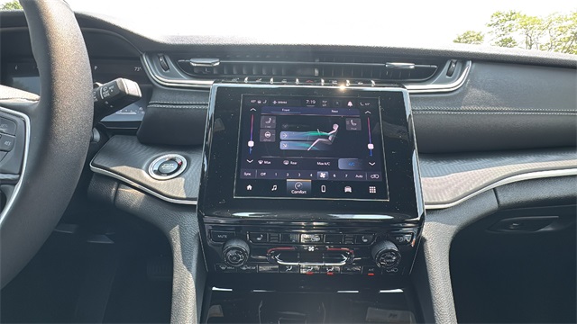 new 2025 Jeep Grand Cherokee L car, priced at $44,565