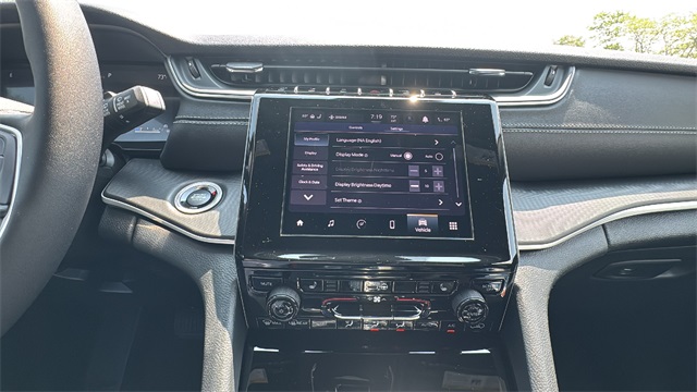 new 2025 Jeep Grand Cherokee L car, priced at $44,565