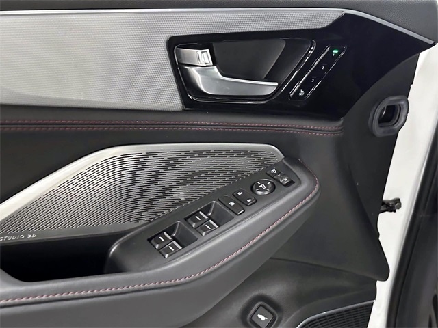 used 2023 Acura MDX car, priced at $45,185