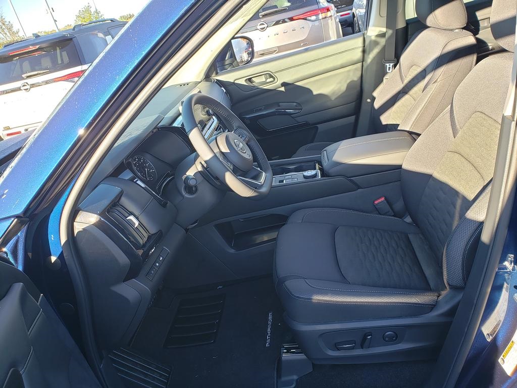 new 2025 Nissan Pathfinder car, priced at $35,108