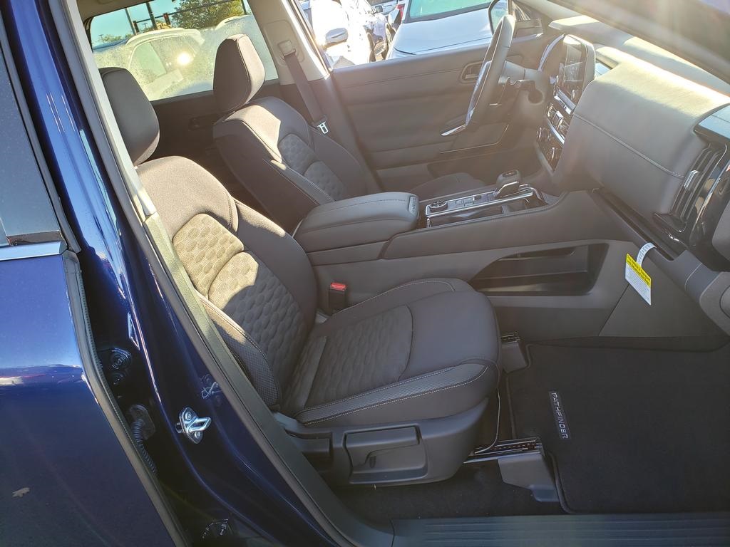 new 2025 Nissan Pathfinder car, priced at $35,108