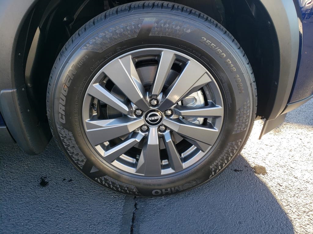 new 2025 Nissan Pathfinder car, priced at $35,108