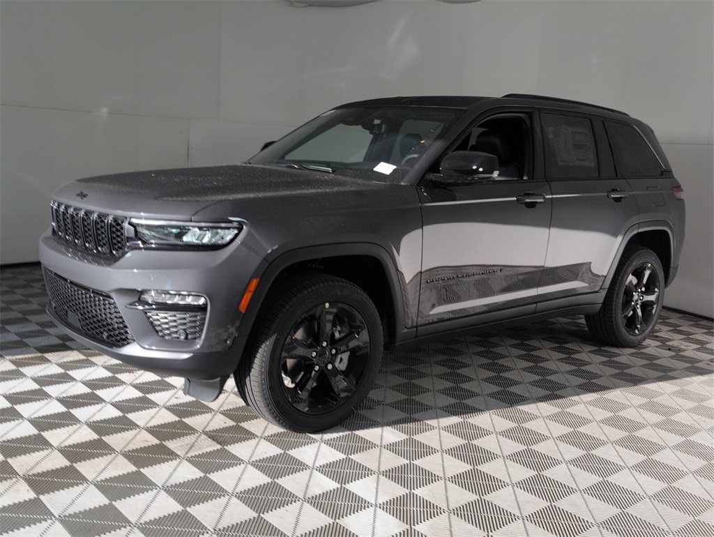 new 2025 Jeep Grand Cherokee car, priced at $48,680