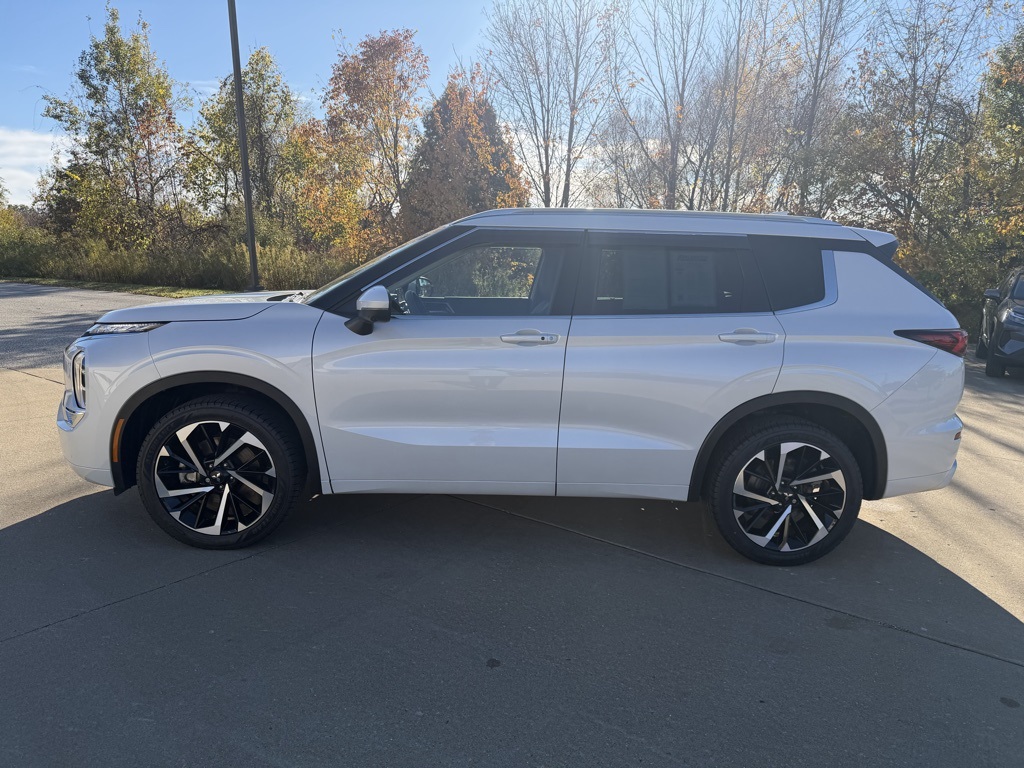 used 2023 Mitsubishi Outlander car, priced at $28,903