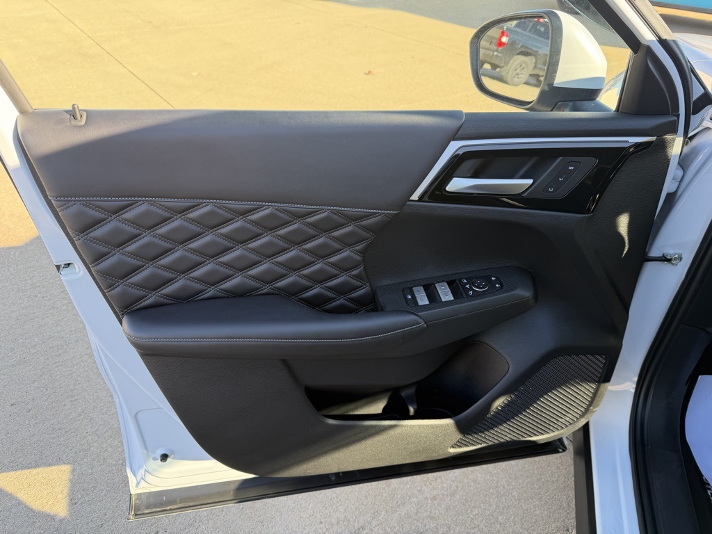 used 2023 Mitsubishi Outlander car, priced at $28,903