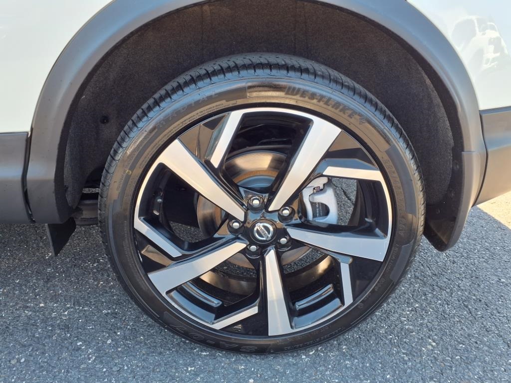 used 2020 Nissan Rogue Sport car, priced at $19,900