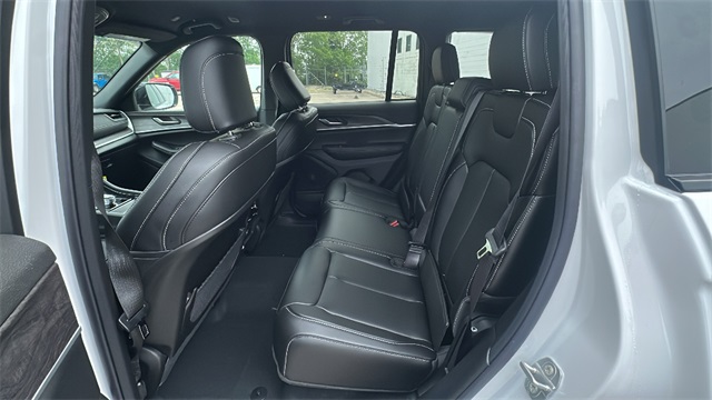 new 2025 Jeep Grand Cherokee car, priced at $45,744