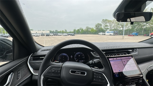 new 2025 Jeep Grand Cherokee car, priced at $45,744