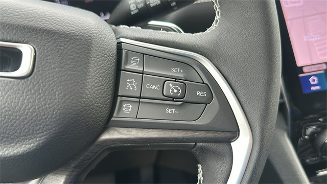 new 2025 Jeep Grand Cherokee car, priced at $45,744