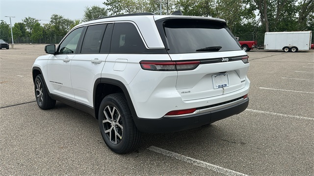 new 2025 Jeep Grand Cherokee car, priced at $45,744