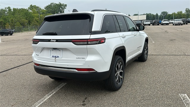 new 2025 Jeep Grand Cherokee car, priced at $45,744