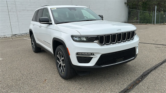 new 2025 Jeep Grand Cherokee car, priced at $45,744