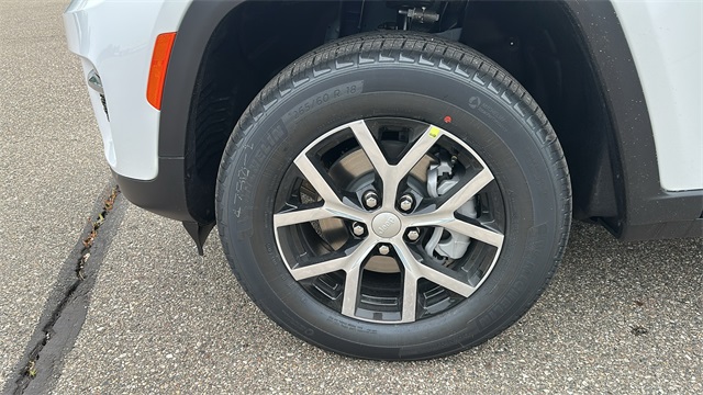 new 2025 Jeep Grand Cherokee car, priced at $45,744