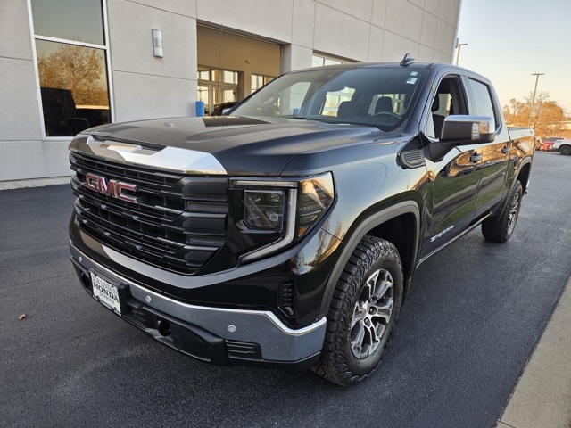 used 2024 GMC Sierra 1500 car, priced at $39,577