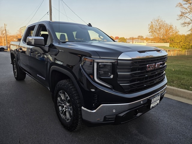 used 2024 GMC Sierra 1500 car, priced at $39,577