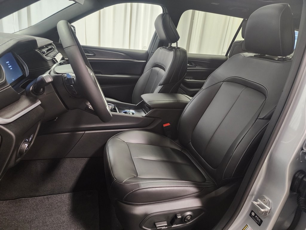 new 2025 Jeep Grand Cherokee L car, priced at $45,499
