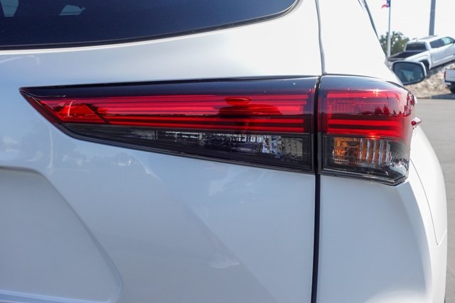 used 2023 Toyota Highlander car, priced at $36,255