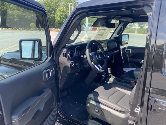 new 2025 Jeep Wrangler car, priced at $47,407
