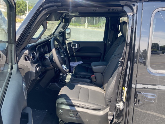new 2025 Jeep Wrangler car, priced at $47,407