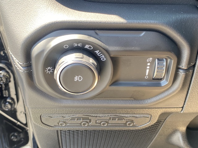 new 2025 Jeep Wrangler car, priced at $47,407