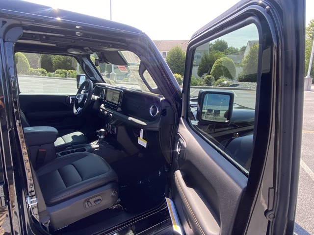 new 2025 Jeep Wrangler car, priced at $47,407