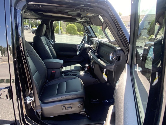 new 2025 Jeep Wrangler car, priced at $47,407
