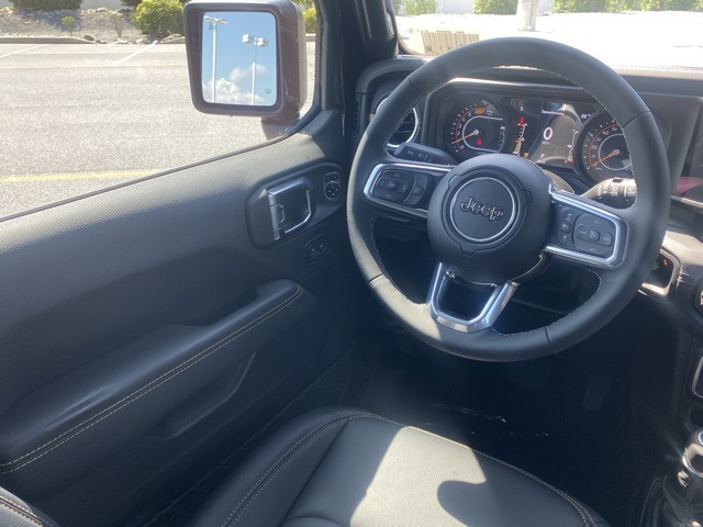 new 2025 Jeep Wrangler car, priced at $47,407