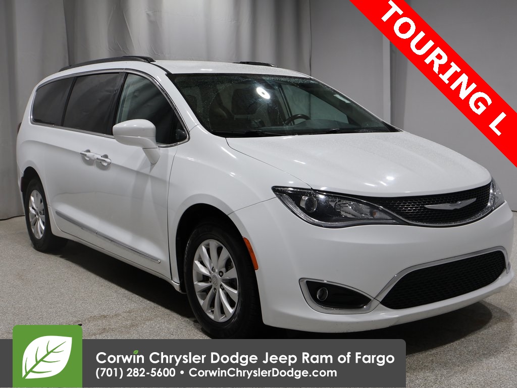 used 2017 Chrysler Pacifica car, priced at $11,500