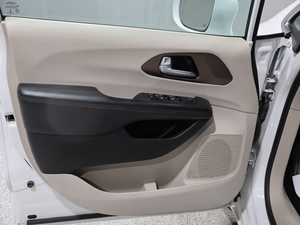 used 2017 Chrysler Pacifica car, priced at $11,500