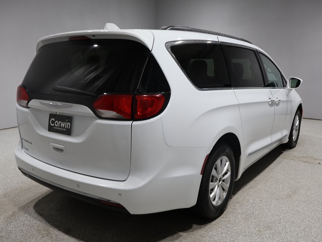 used 2017 Chrysler Pacifica car, priced at $11,500