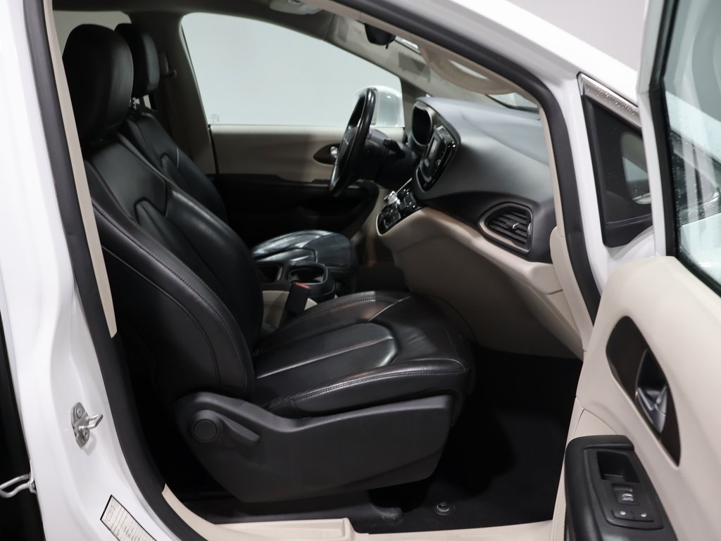 used 2017 Chrysler Pacifica car, priced at $11,500