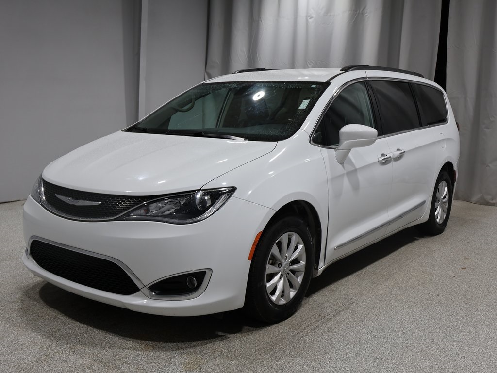 used 2017 Chrysler Pacifica car, priced at $11,500