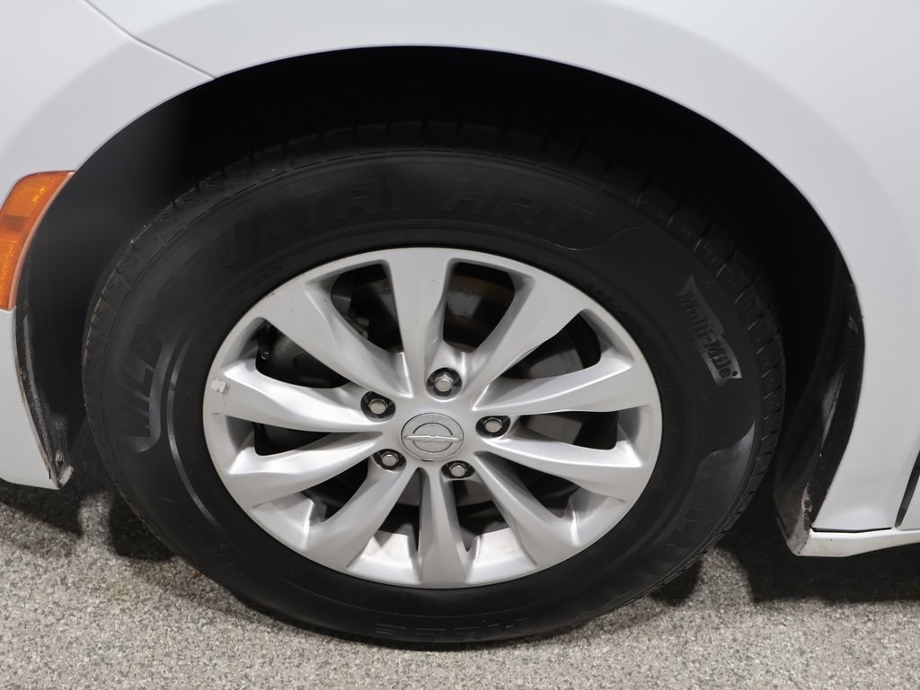 used 2017 Chrysler Pacifica car, priced at $11,500