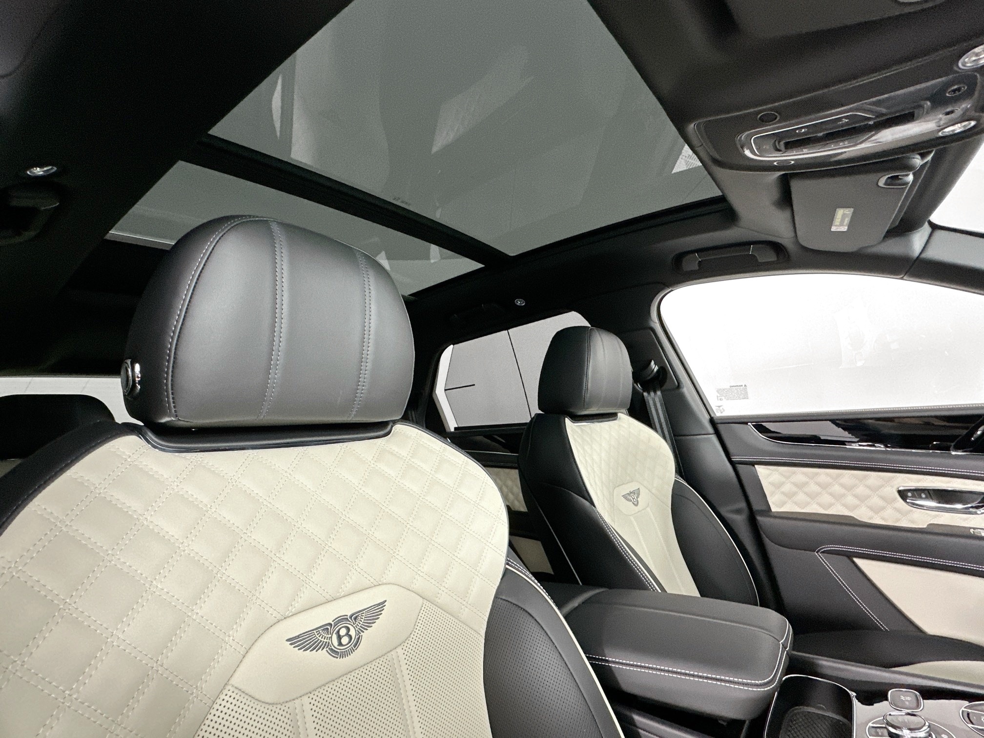 new 2025 Bentley Bentayga car