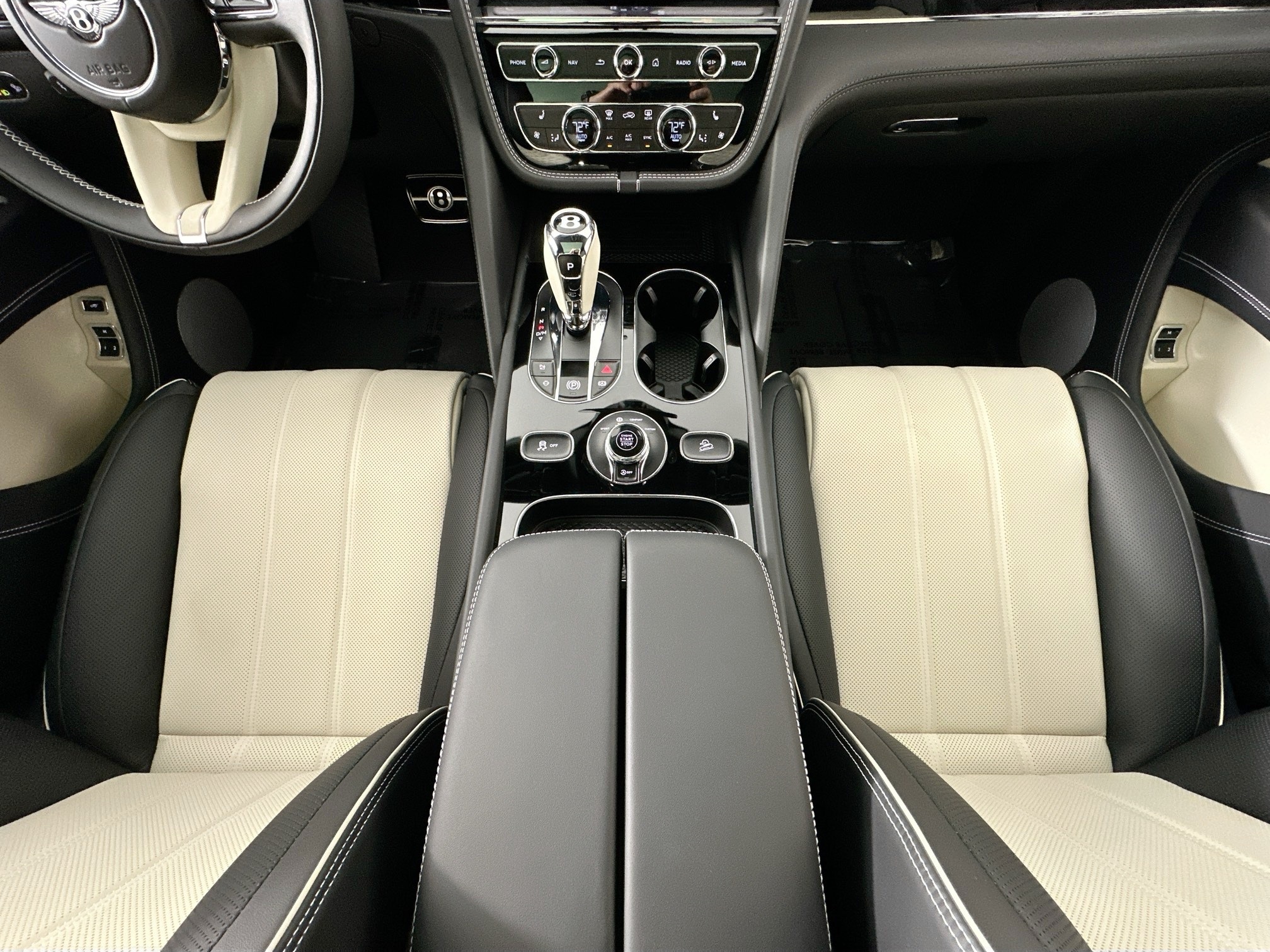 new 2025 Bentley Bentayga car