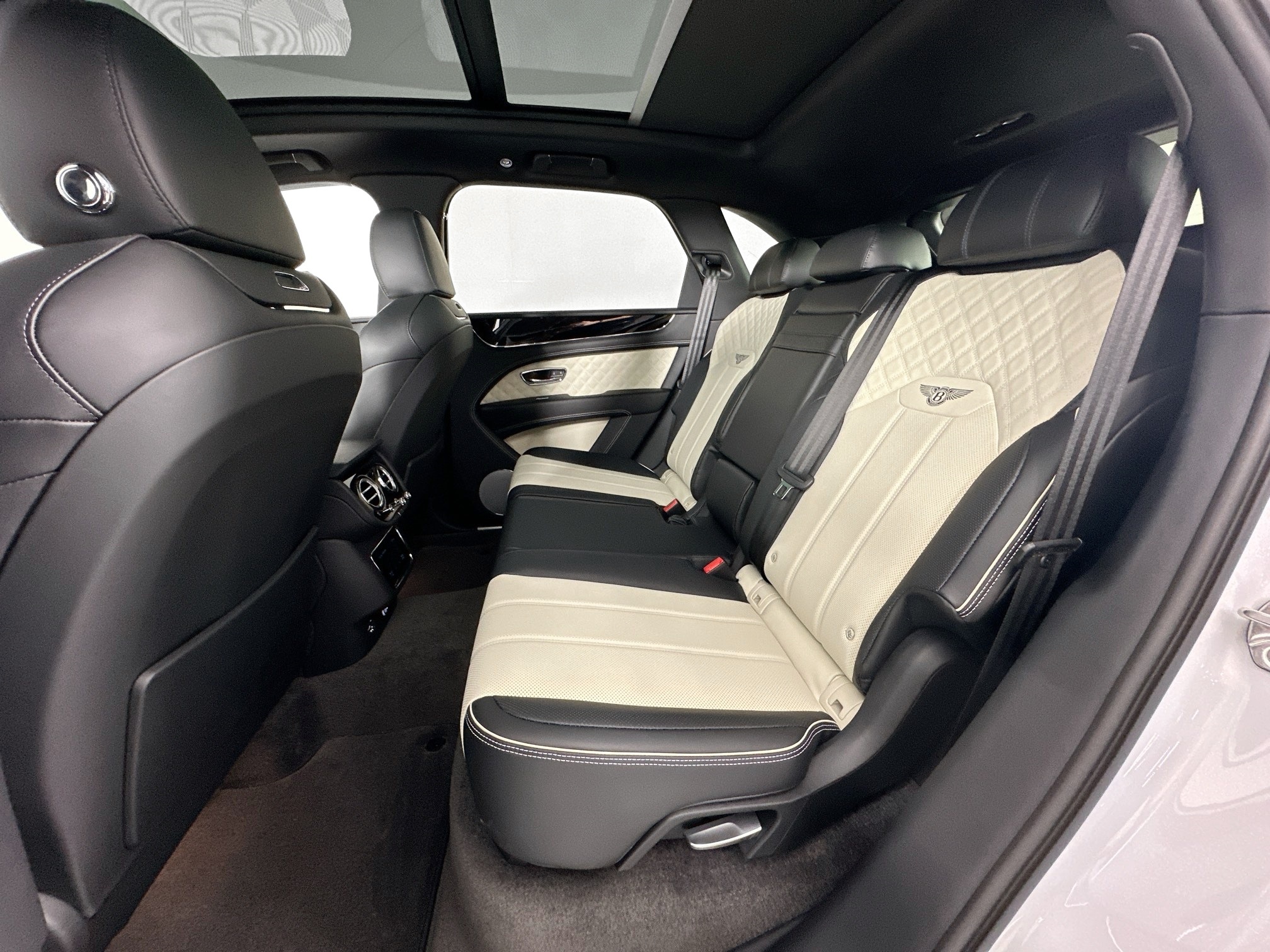 new 2025 Bentley Bentayga car