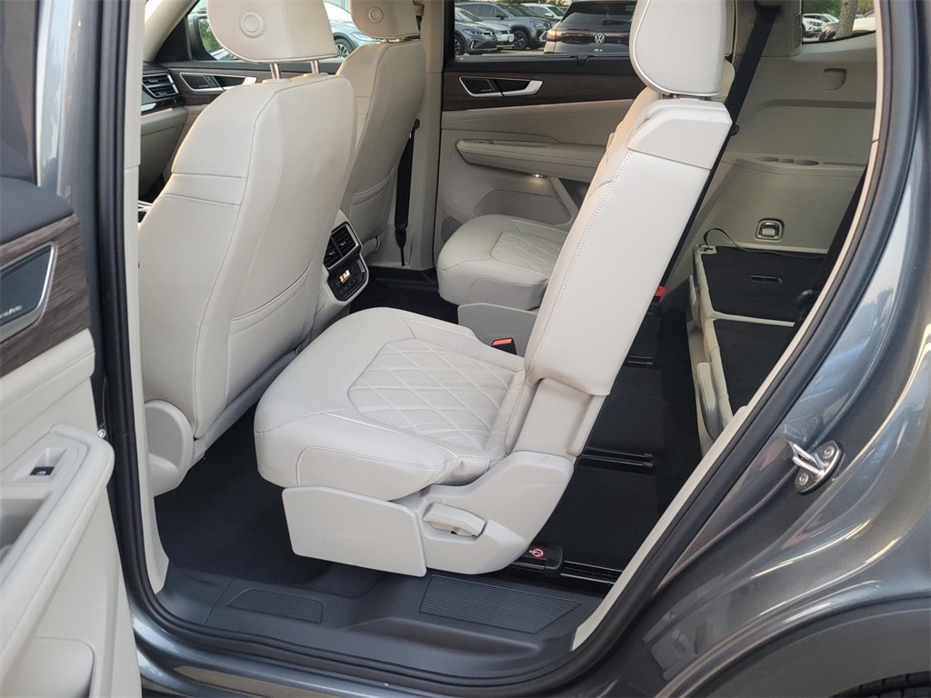 new 2025 Volkswagen Atlas car, priced at $50,002