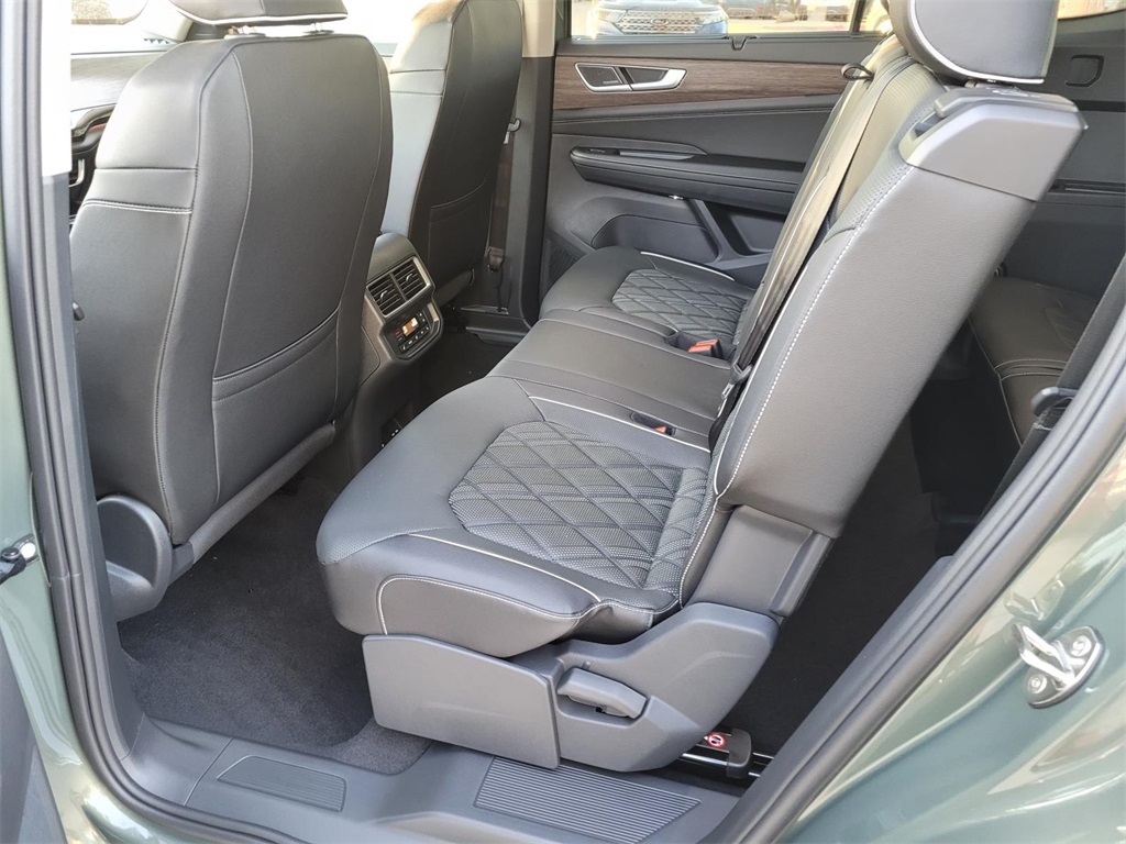 new 2026 Volkswagen Atlas car, priced at $56,136
