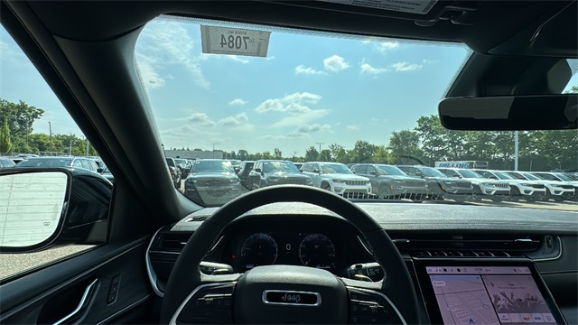 new 2025 Jeep Grand Cherokee car, priced at $47,453