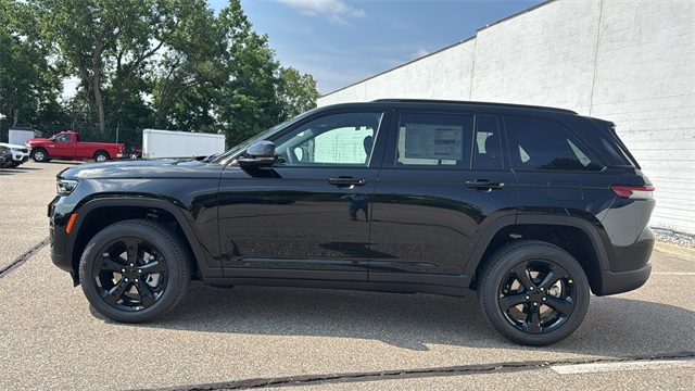 new 2025 Jeep Grand Cherokee car, priced at $47,453