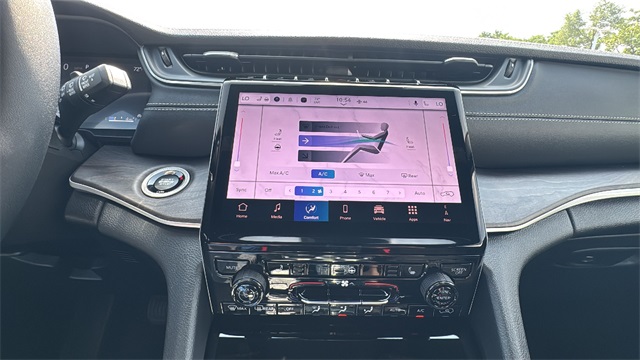 new 2025 Jeep Grand Cherokee car, priced at $47,453