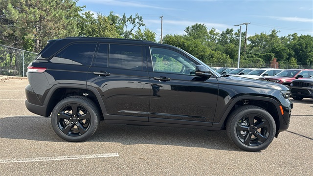 new 2025 Jeep Grand Cherokee car, priced at $47,453
