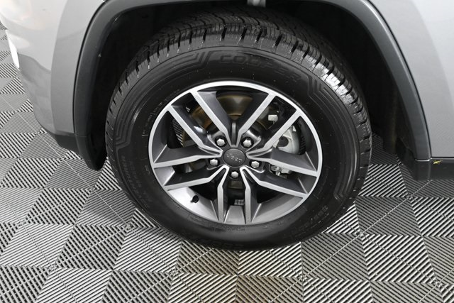 used 2020 Jeep Grand Cherokee car, priced at $23,454