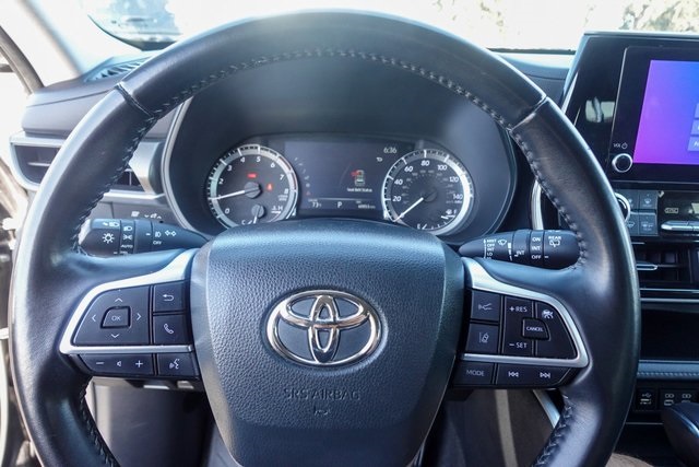 used 2023 Toyota Highlander car, priced at $31,000