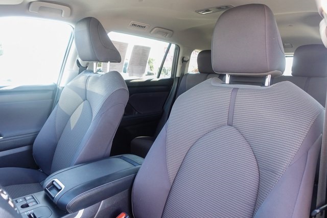 used 2023 Toyota Highlander car, priced at $31,000