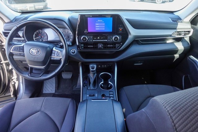 used 2023 Toyota Highlander car, priced at $31,000