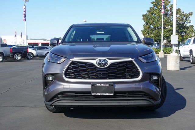 used 2023 Toyota Highlander car, priced at $31,000